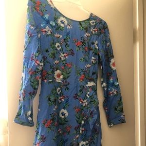 Pretty cornflower blue floral print dress.